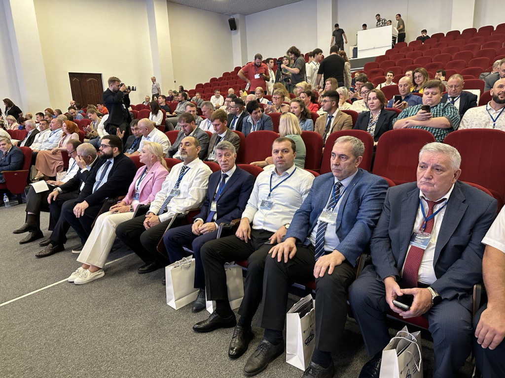 Конгресс мол учен 18 сент...jpg